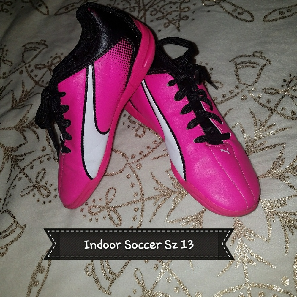 Puma  Indoor Soccer Shoes